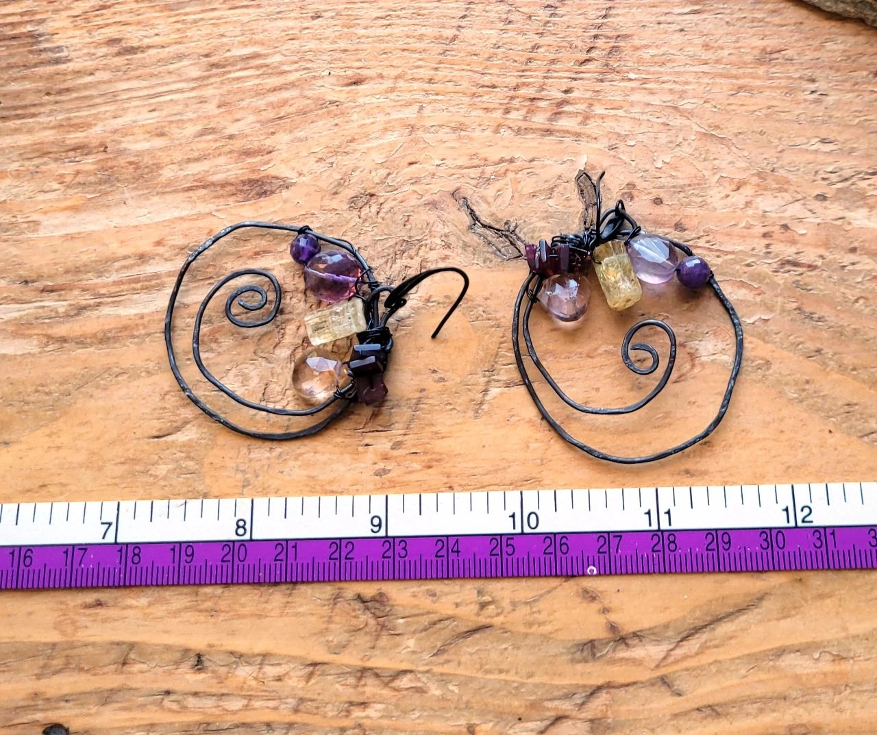 Asymmetric baroque hoop-style earrings with fine stones.. – photo 10